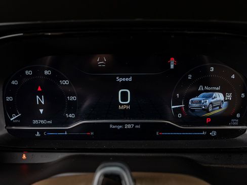 Used 2024 GMC Yukon XL Denali w/ Advanced Technology Package image 19