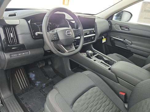 New 2026 Nissan Pathfinder SV image 17