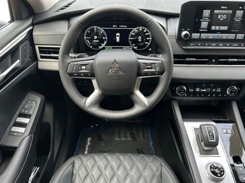 New 2025 Mitsubishi Outlander SEL image 13