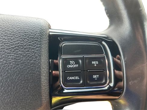 Used 2015 Dodge Grand Caravan SE FWD image 32
