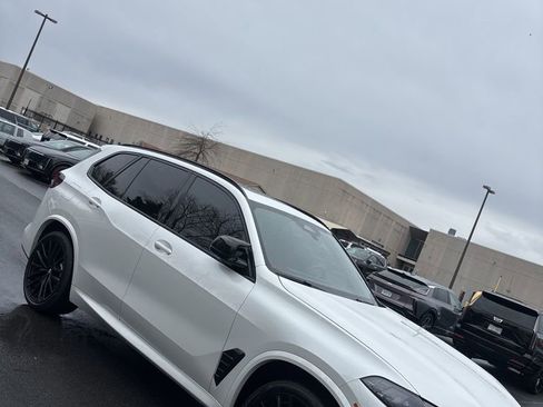 Used 2025 BMW X5 M60i w/ Climate Comfort Package image 3