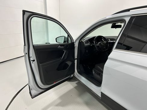 Used 2019 Volkswagen Tiguan SE image 23