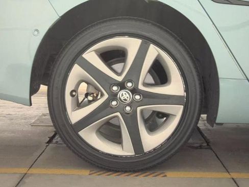 Used 2019 Toyota Prius Limited image 11