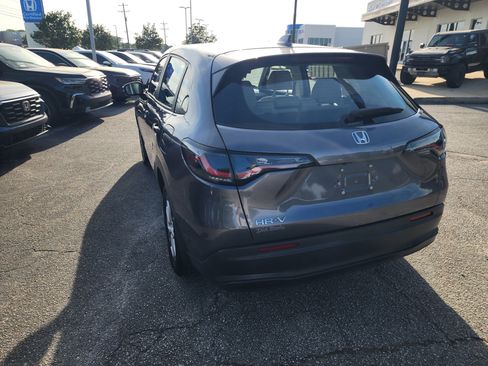 Used 2023 Honda HR-V LX image 7