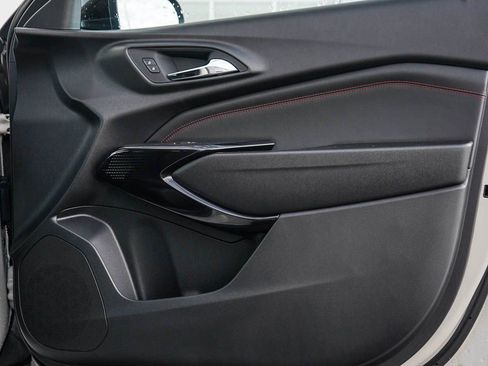 New 2026 Chevrolet Trax RS w/ Driver Confidence Package image 9