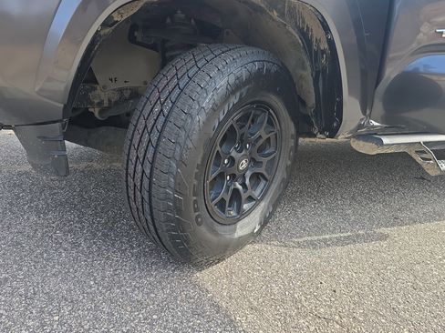 Used 2022 Toyota Tacoma SR5 image 31