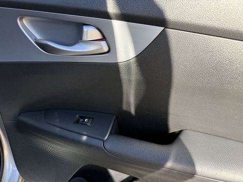 Used 2023 Kia Forte LXS image 37