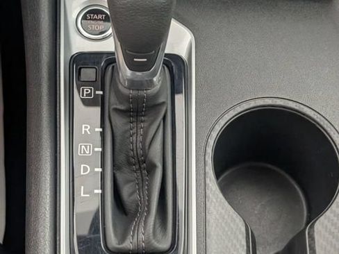Used 2025 Nissan Altima 2.5 SV FWD image 24