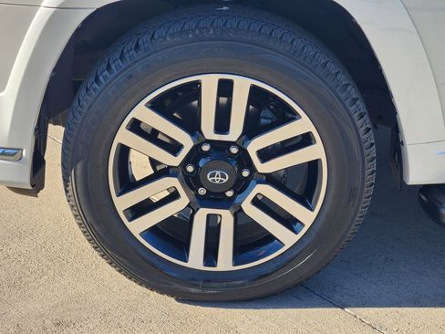 Used 2022 Toyota 4Runner Limited image 7