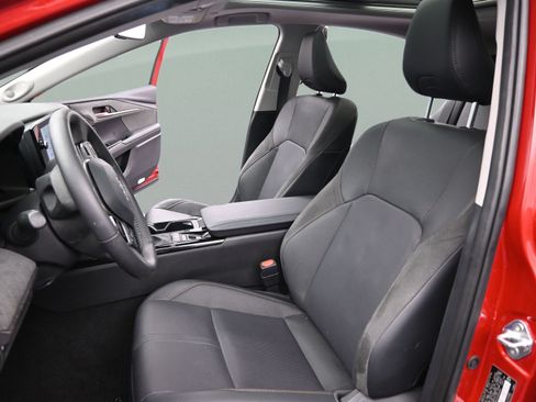 Used 2025 Toyota Camry XLE w/ Premium Package FWD image 23