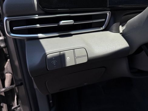 Used 2024 Hyundai Elantra SEL FWD image 14