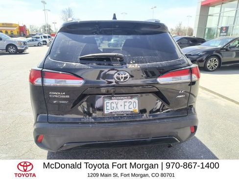 Used 2025 Toyota Corolla Cross LE w/ Moonroof Package image 3