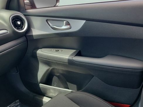 Used 2024 Kia Forte LXS w/ LXS Technology Package FWD image 13