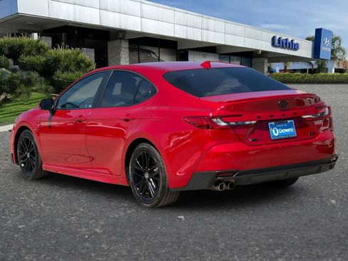 Used 2025 Toyota Camry SE FWD image 6
