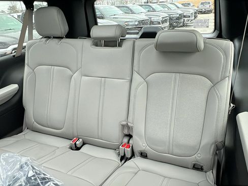 New 2025 Jeep Wagoneer L Series III image 22