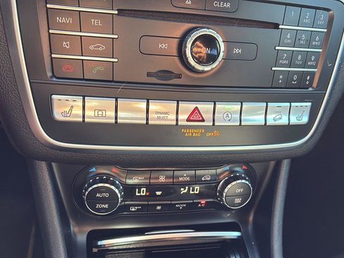 Used 2019 Mercedes-Benz GLA 250 4MATIC image 35