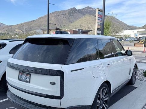 Used 2023 Land Rover Range Rover SE AWD/4WD image 4
