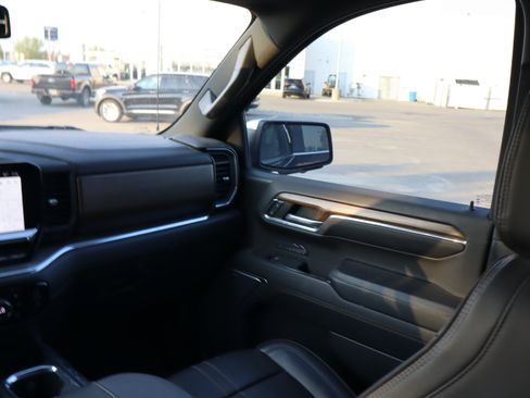 Used 2023 Chevrolet Silverado 1500 High Country w/ High Country Premium Package AWD/4WD image 11