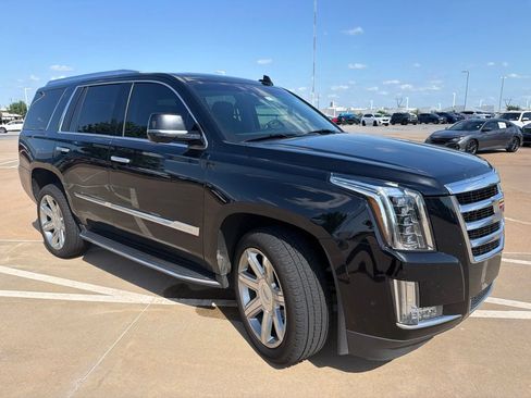 Used 2017 Cadillac Escalade Luxury RWD image 10
