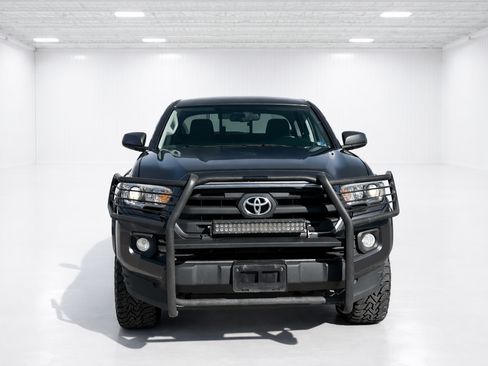 Used 2016 Toyota Tacoma SR5 w/ SR5 Appearance Package (SN) AWD/4WD image 3