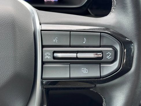 Used 2024 Chevrolet Colorado ZR2 w/ Technology Package AWD/4WD image 10