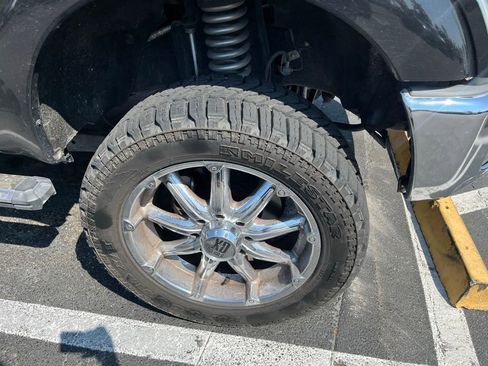 Used 2015 Ford F250 XLT image 3