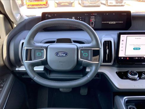 Certified 2025 Ford Expedition Active RWD image 7