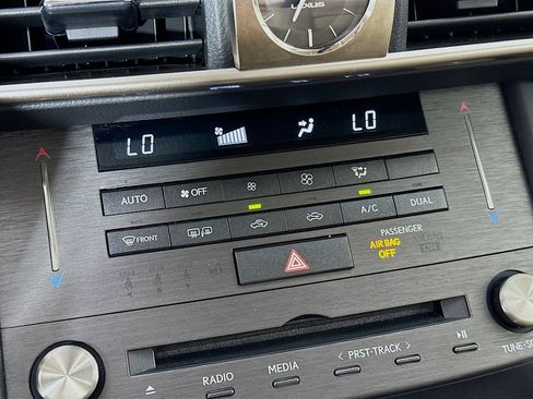 Used 2019 Lexus IS 300 AWD image 18