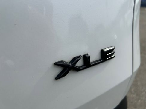 Used 2024 Toyota Grand Highlander XLE image 32