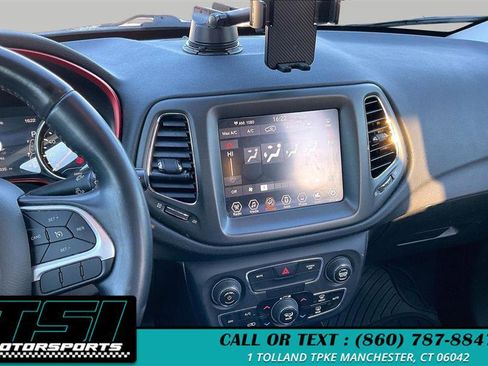 Used 2020 Jeep Compass Trailhawk image 6