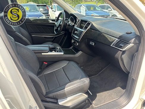Used 2015 Mercedes-Benz GL 550 4MATIC image 14