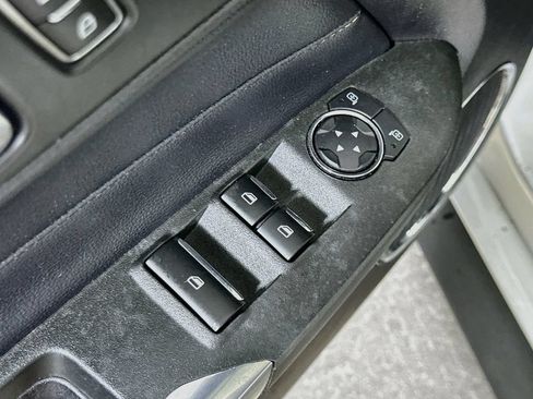 Used 2019 Ford Mustang Premium RWD image 19