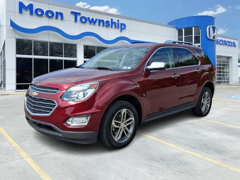Used 2017 Chevrolet Equinox Premier w/ Enhanced Convenience Package AWD/4WD image 3