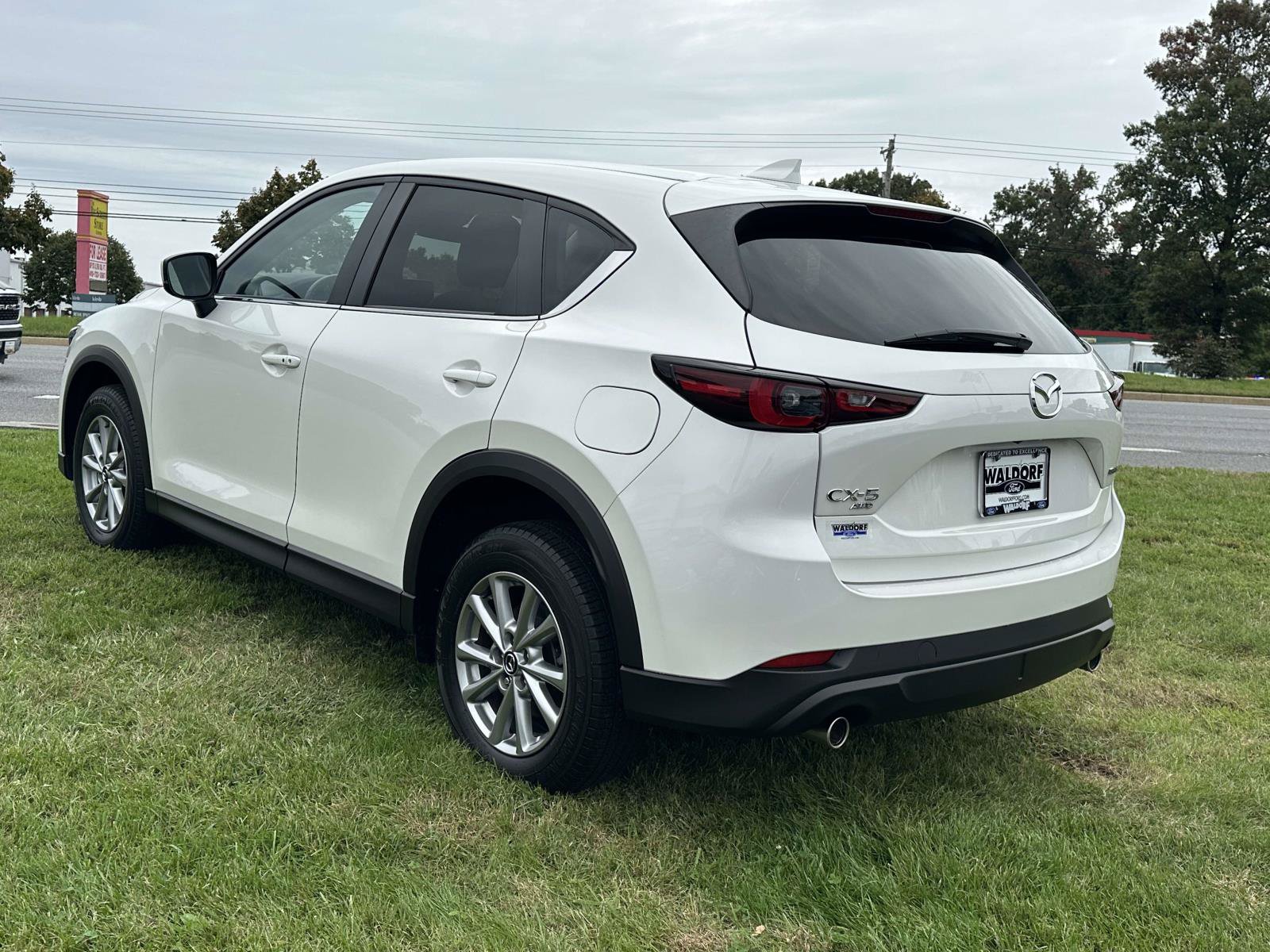 Used 2023 MAZDA CX-5 AWD 2.5 S w/ Select Package image 4