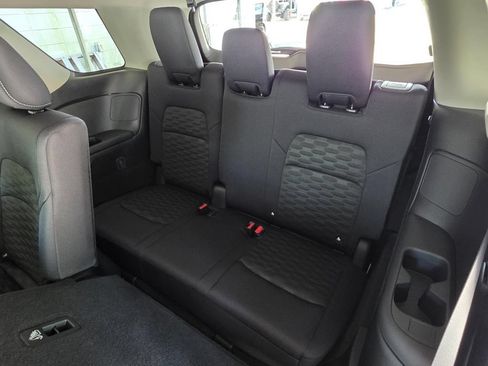 New 2026 Nissan Pathfinder SV w/ SV Premium Package FWD image 16