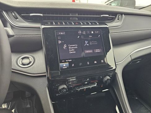 New 2025 Jeep Grand Cherokee L Altitude AWD/4WD image 19