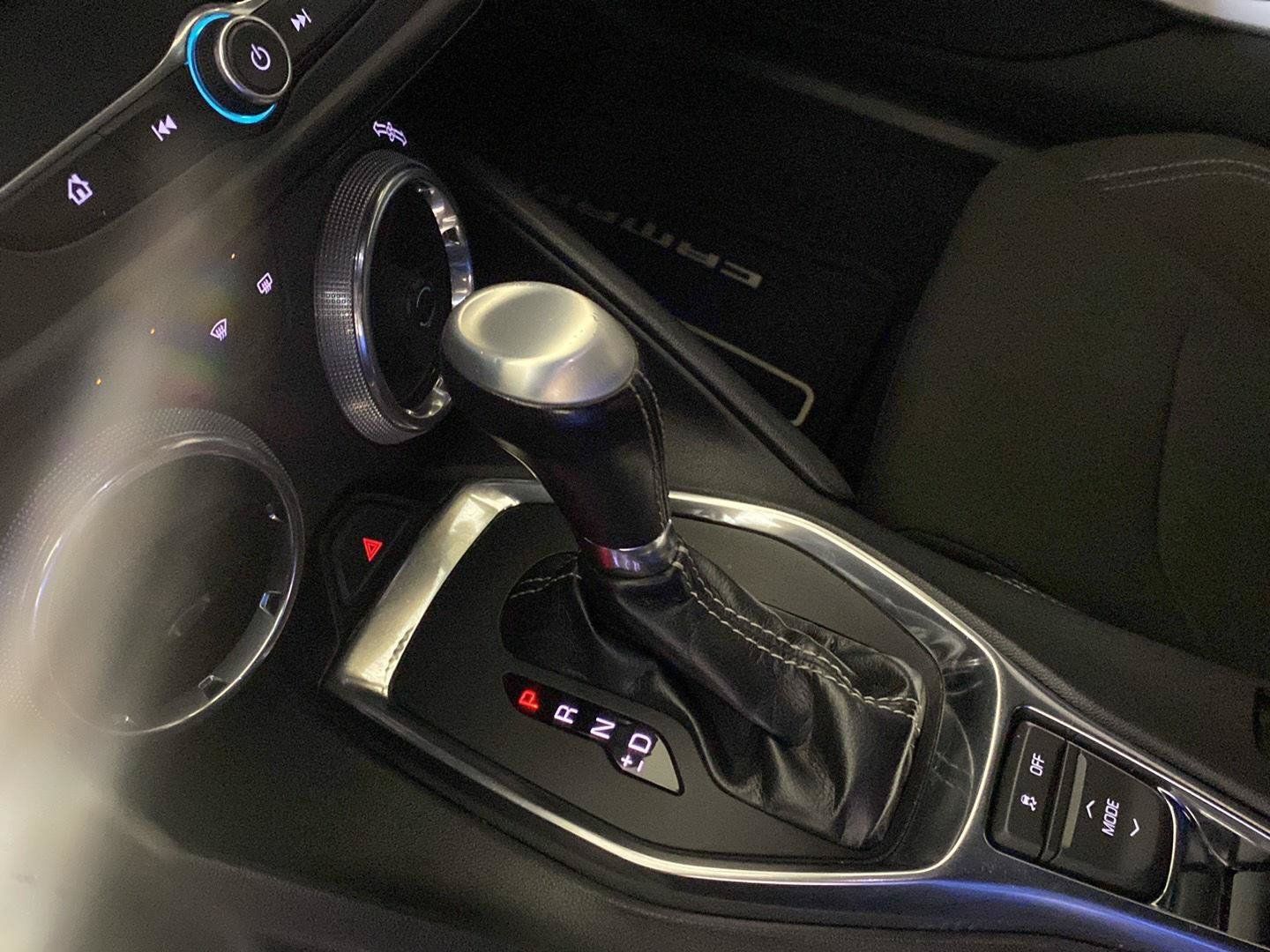 Used 2020 Chevrolet Camaro LT RWD image 31