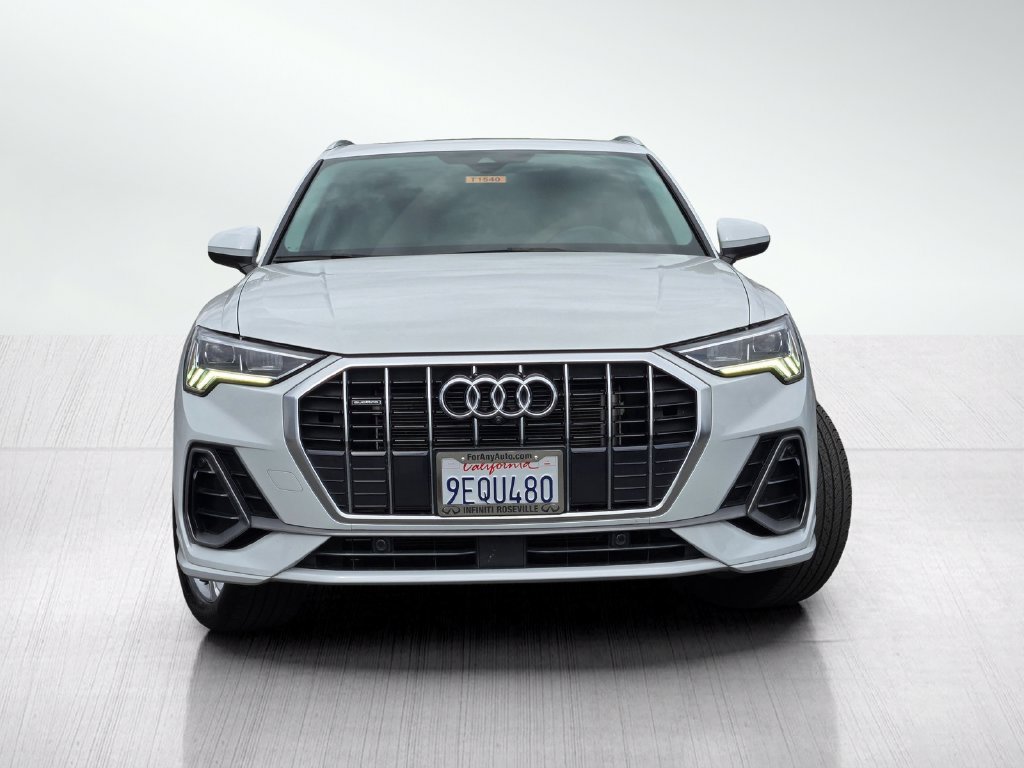 Used 2023 Audi Q3 2.0T Premium Plus w/ Premium Plus Package AWD/4WD image 2