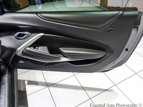 Used 2016 Chevrolet Camaro SS RWD image 25