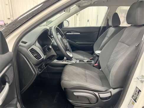 Used 2023 Kia Seltos LX image 18