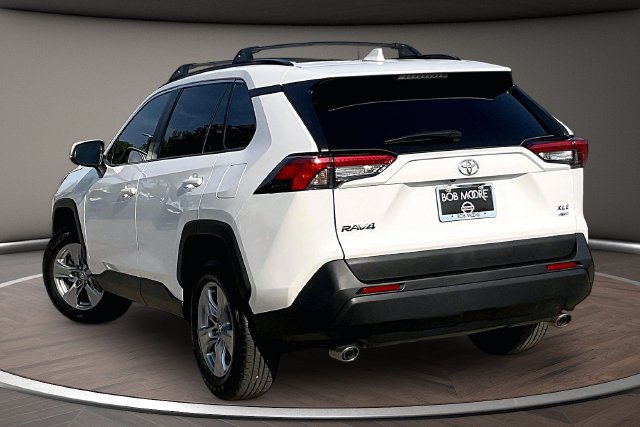 Used 2025 Toyota RAV4 XLE AWD/4WD image 11