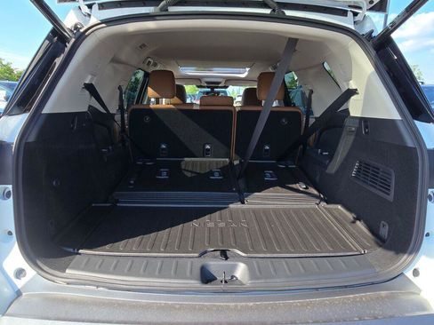 New 2026 Nissan Pathfinder Platinum w/ Cargo Package AWD/4WD image 8