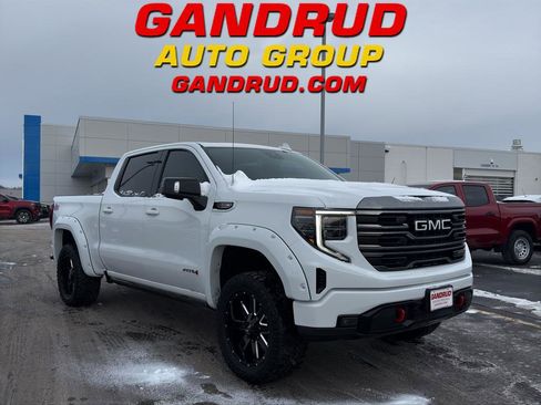 Used 2022 GMC Sierra 1500 AT4 w/ AT4 Preferred Package image 1