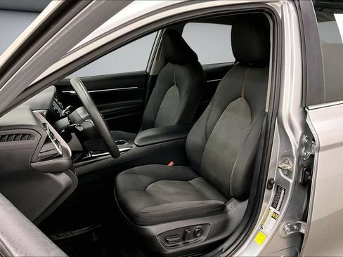 Used 2020 Toyota Camry LE FWD image 21