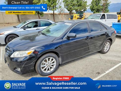 Used 2011 Toyota Camry XLE w/ SE/XLE Extra-Value Pkg image 1