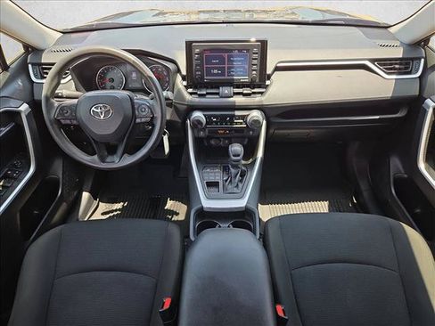 Used 2021 Toyota RAV4 LE AWD/4WD image 16