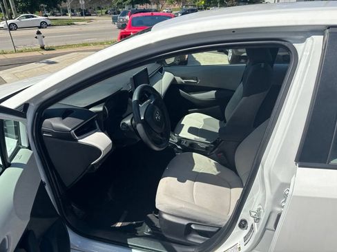 Used 2022 Toyota Corolla LE FWD image 9
