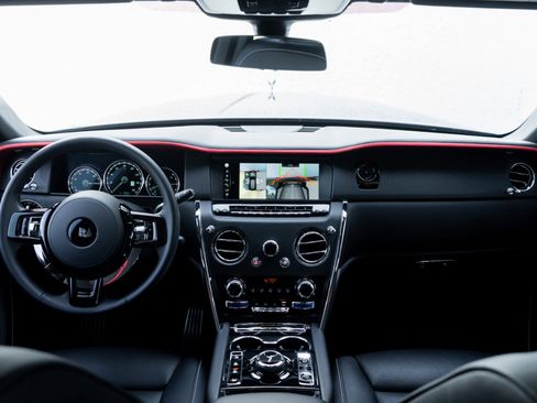 Used 2023 Rolls-Royce Cullinan image 20