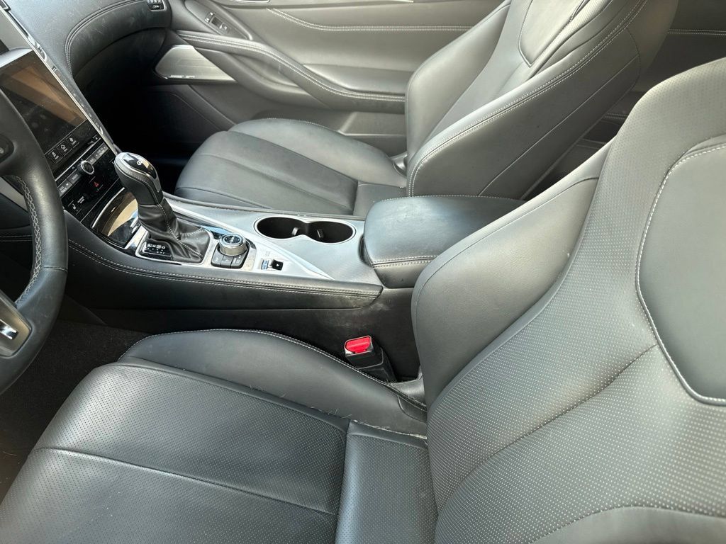 Used 2022 INFINITI Q60 3.0t Luxe w/ Cargo Package RWD image 11