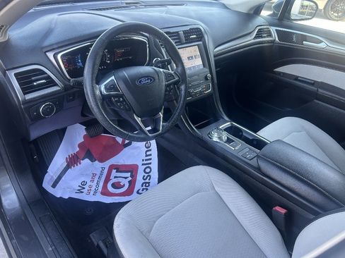Used 2020 Ford Fusion SE w/ Equipment Group 151A FWD image 11